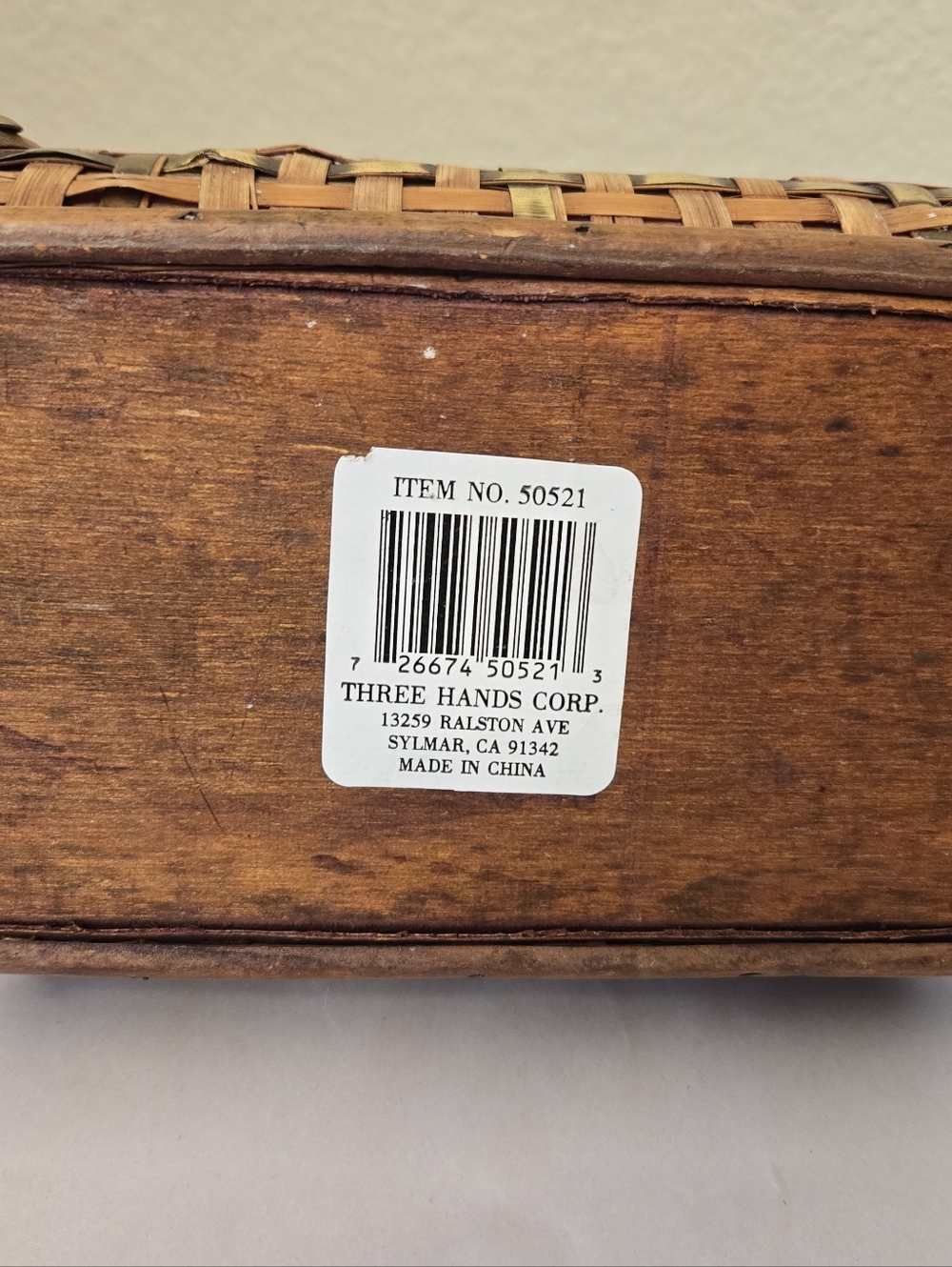 Three Hands Corp Vintage Keepsake Box Wooven Bamboo Brass Accent Latch Front - Picture 6 of 12